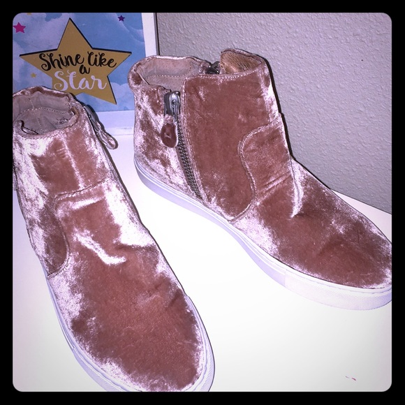 New. Gentle souls by Kenneth Cole. - Picture 4 of 4